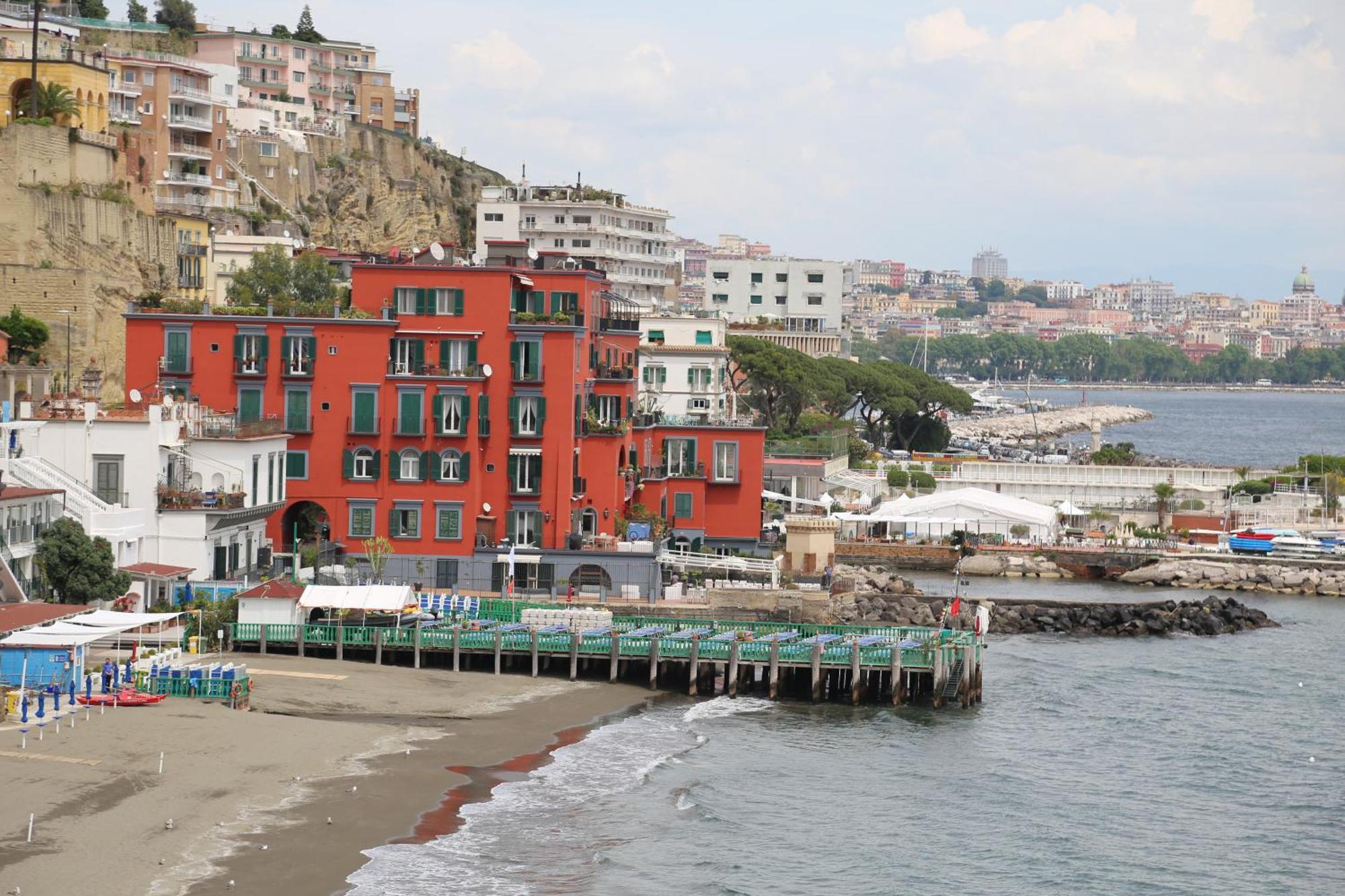 La Casetta Con La Spiaggia Nápoles Exterior foto
