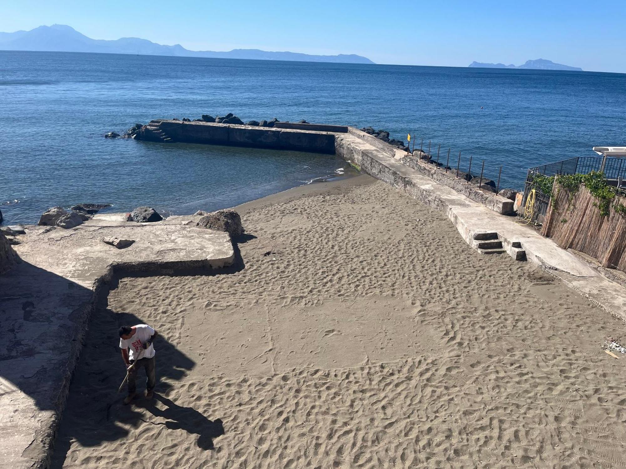 La Casetta Con La Spiaggia Nápoles Exterior foto